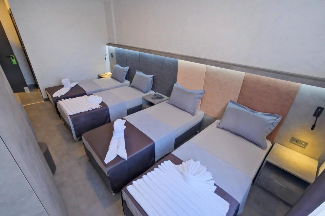 The Queen Hotel Istanbul Bagian luar foto
