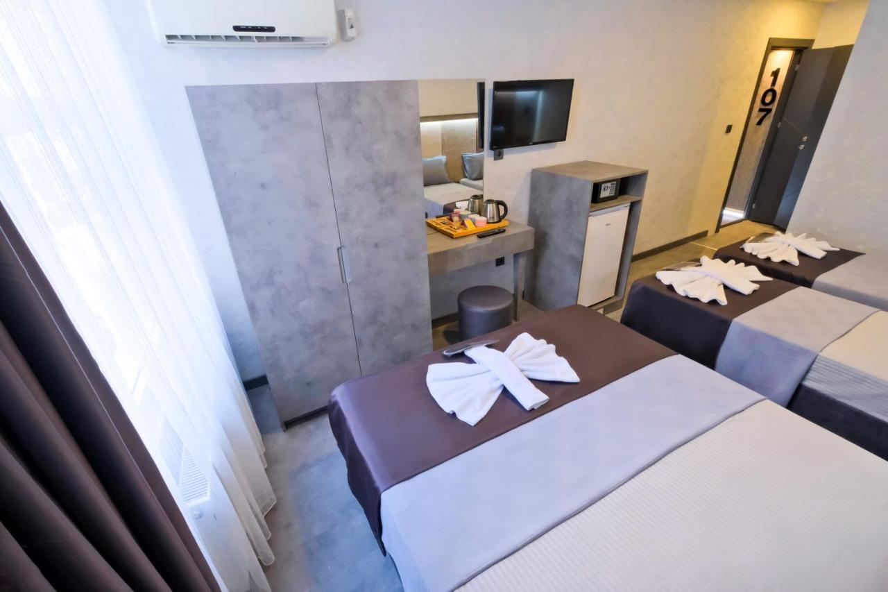 The Queen Hotel Istanbul Bagian luar foto