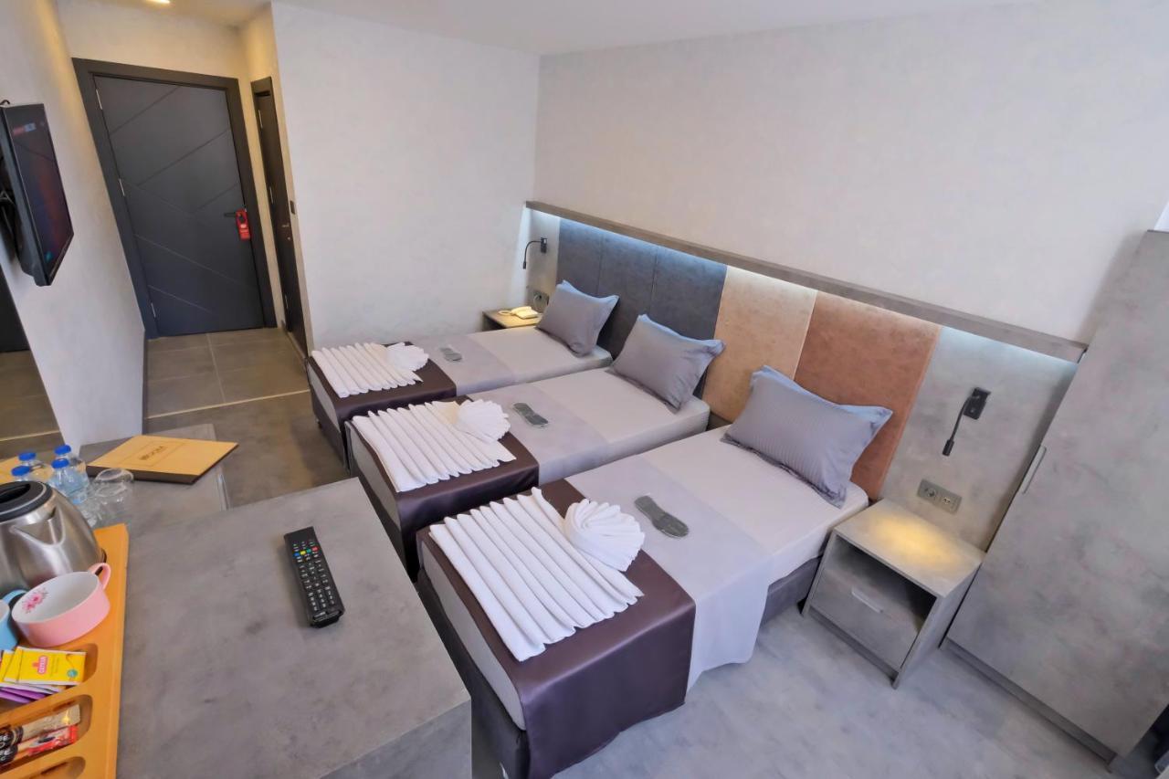 The Queen Hotel Istanbul Bagian luar foto
