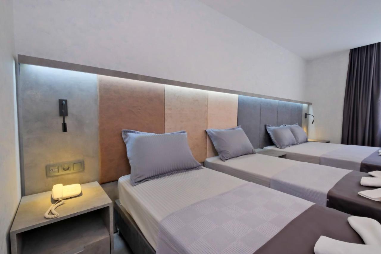 The Queen Hotel Istanbul Bagian luar foto