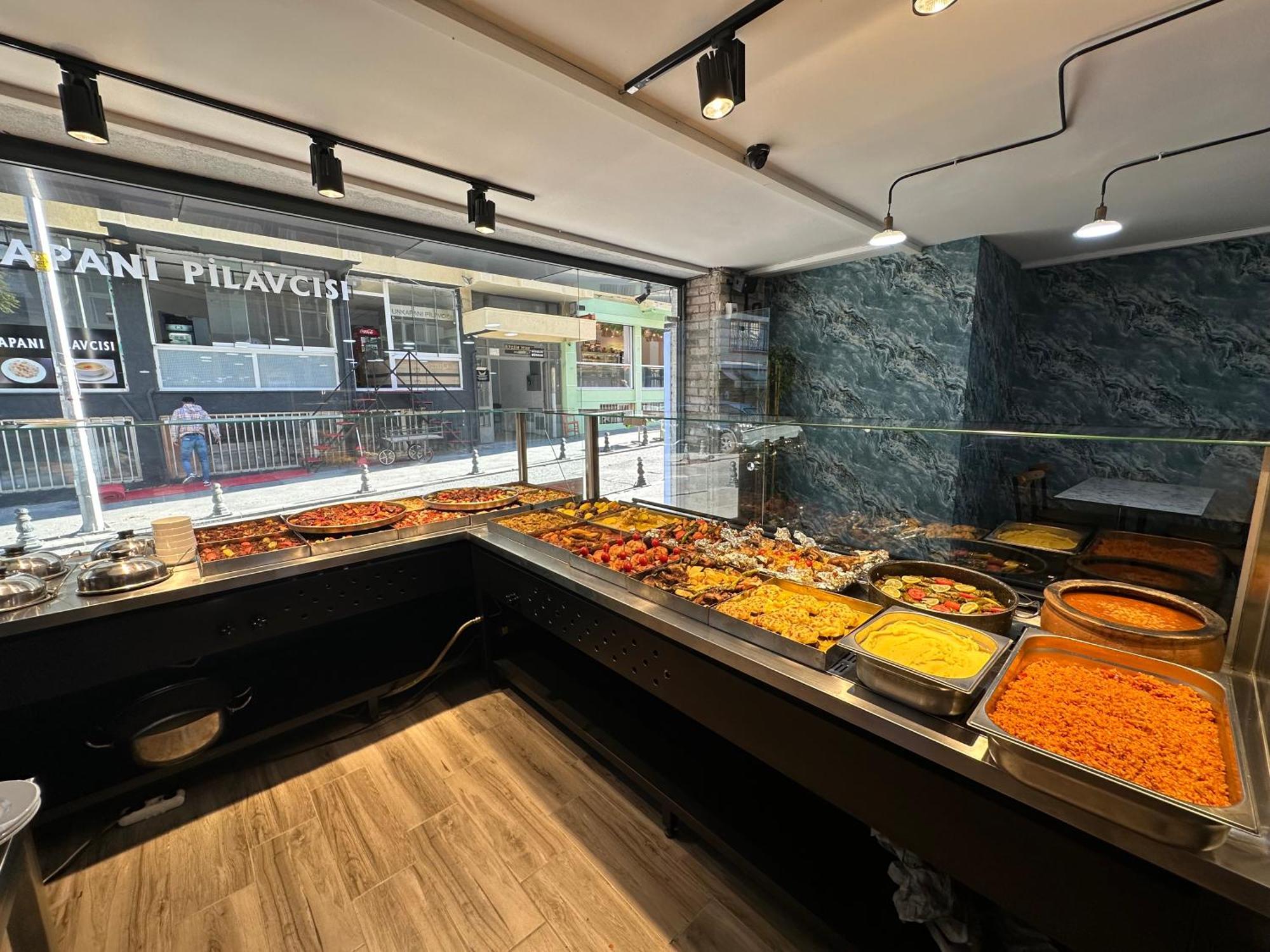 The Queen Hotel Istanbul Bagian luar foto